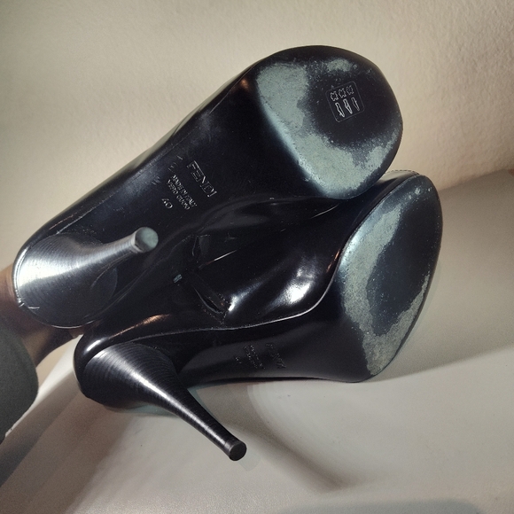 Fendi Solid Black Patent Leather Bootie Peep Toe Stiletto Heels Women's Sz 9 - Picture 5 of 9